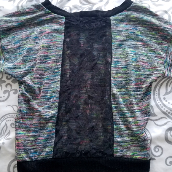Multi color lace back sweater - Picture 2 of 3